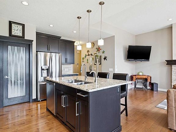 5th image of 27 E Ridge View Pl