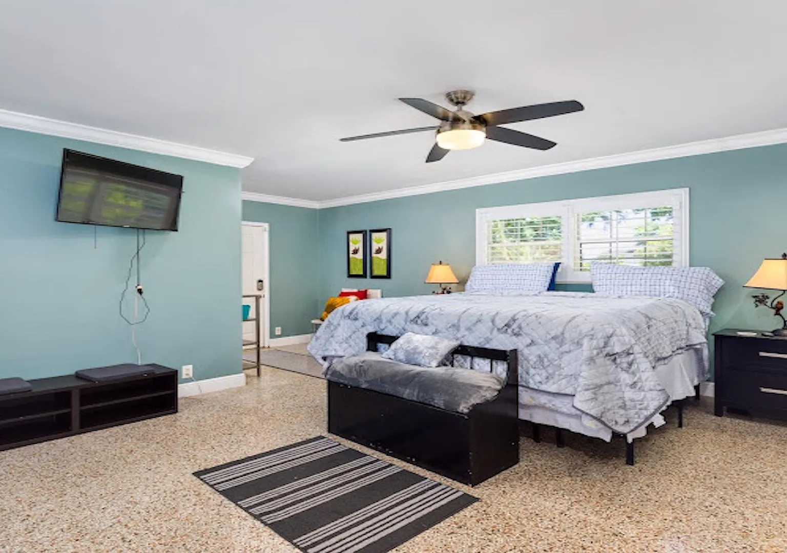 3 bed, 2.0 bath, 1542 sqft, $2,200 — Photo 1