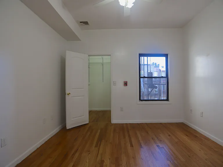 158 Sherman Ave #3R — Photo 7