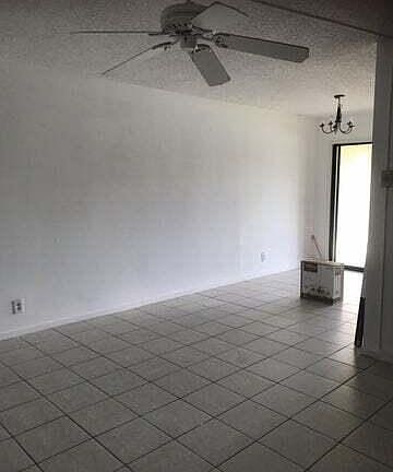 3rd image of 4665 Oak Terrace Drive