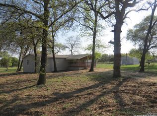 145 Oak Hill Rd, La vernia, TX 78121
