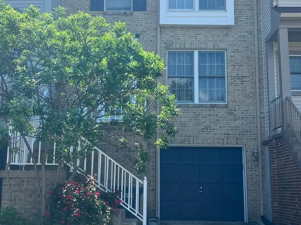 6821 Malton Ct, Centreville, VA 20121