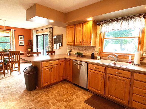 4th image of 603 Thornapple St