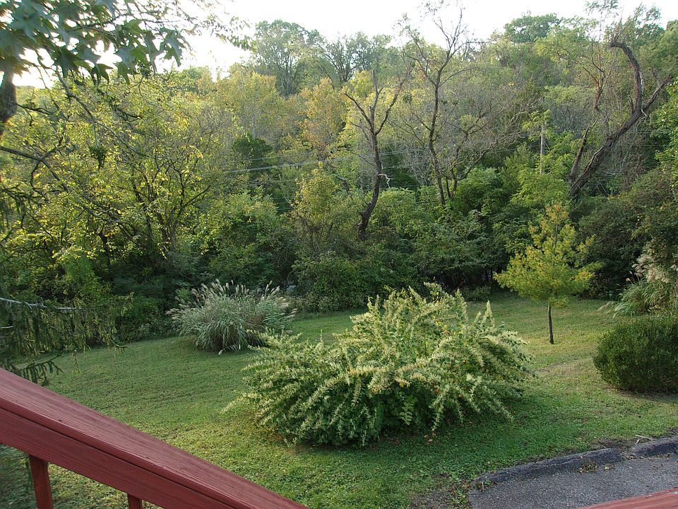 Backyard 4614 from deck