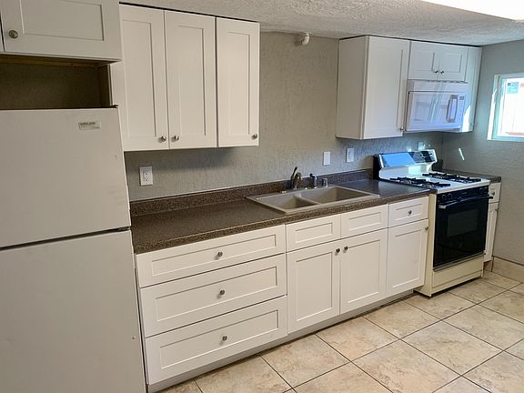 3rd image of 2001 Walter St SE Unit B