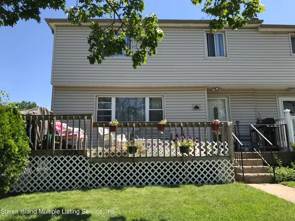 523 Willow Rd E #1, Staten Island, NY 10314