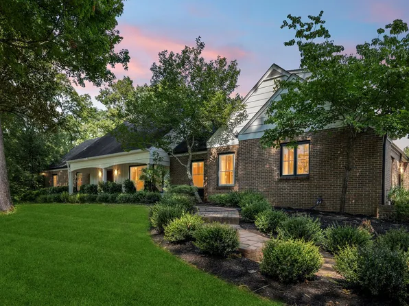 2428 Hidden Lake Cir, Columbia, TN 38401