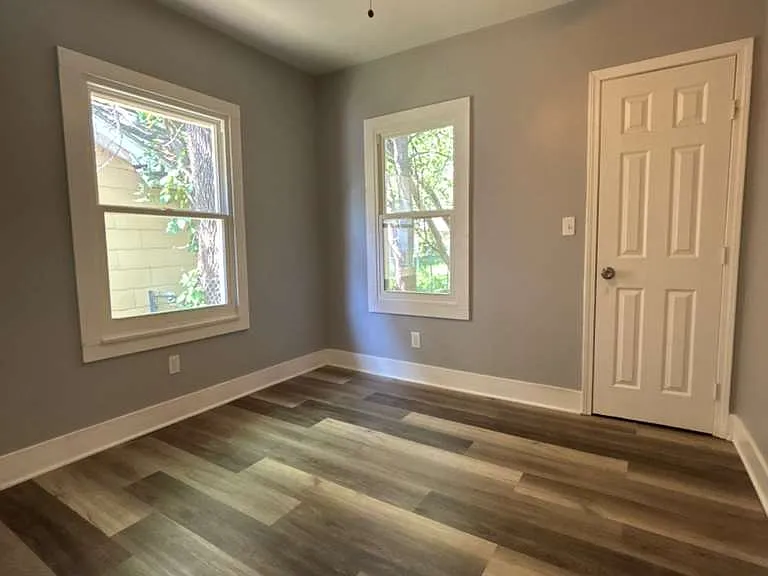5708 Euclid Ave — Photo 6