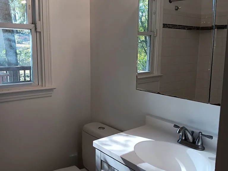 110 Middlesex Dr — Photo 23