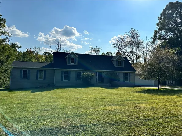 8081 Interlaken Dr, Millersburg, OH 44654