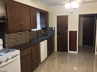138 Elm St, Newark, NJ 07105