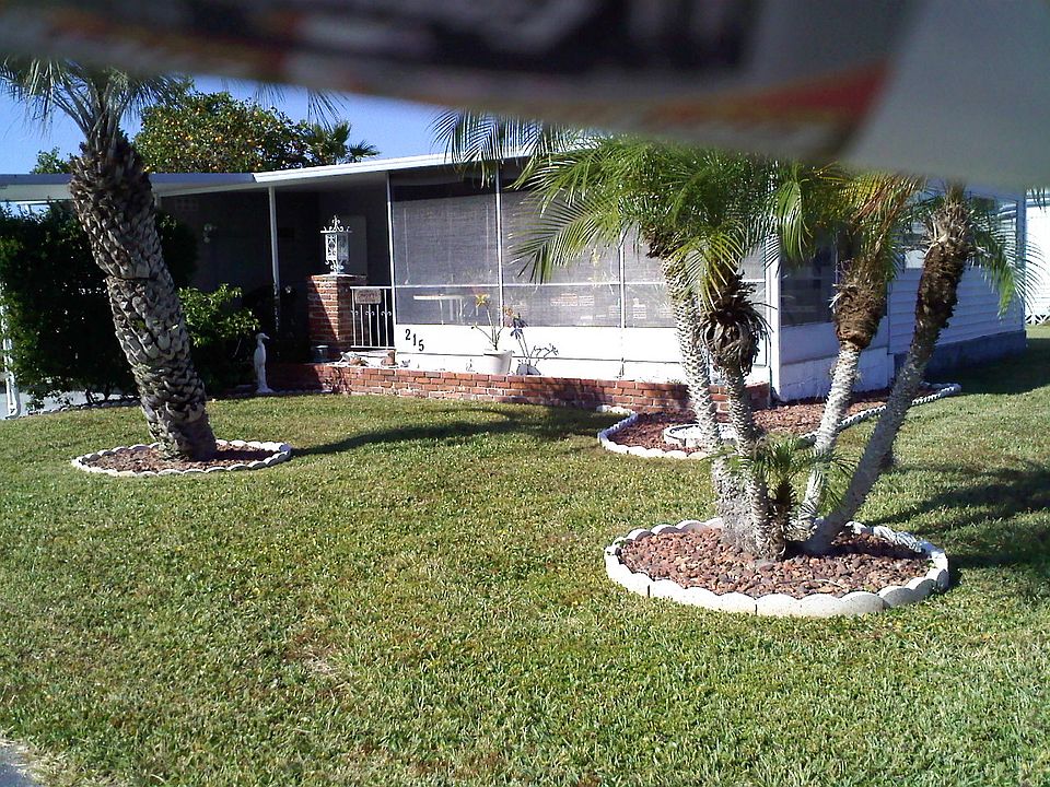 1st image of 215 Flamboyant St