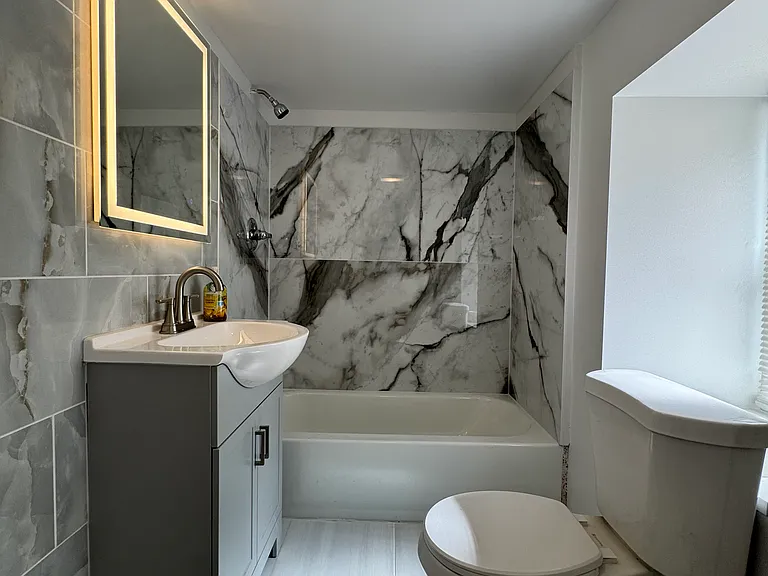 423 S 51st St #B01 — Photo 7