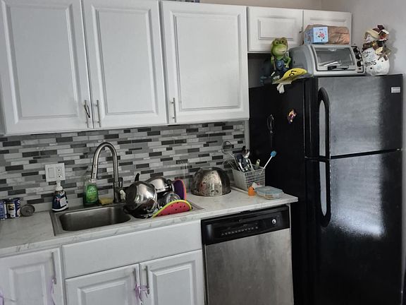 4th image of 5860 NW 64th Ave