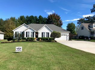 1405 W Cemetery Rd, Cookeville, TN 38506