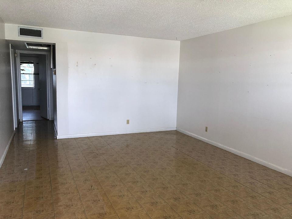 2nd image of 231 Chatham K #231