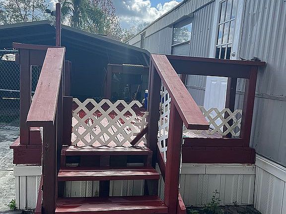 5th image of 305 Magnolia Ln