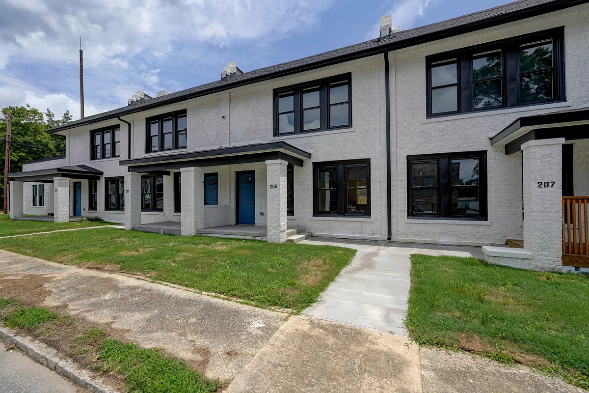 2 bed, 1300 sqft, $1,450 — Photo 1
