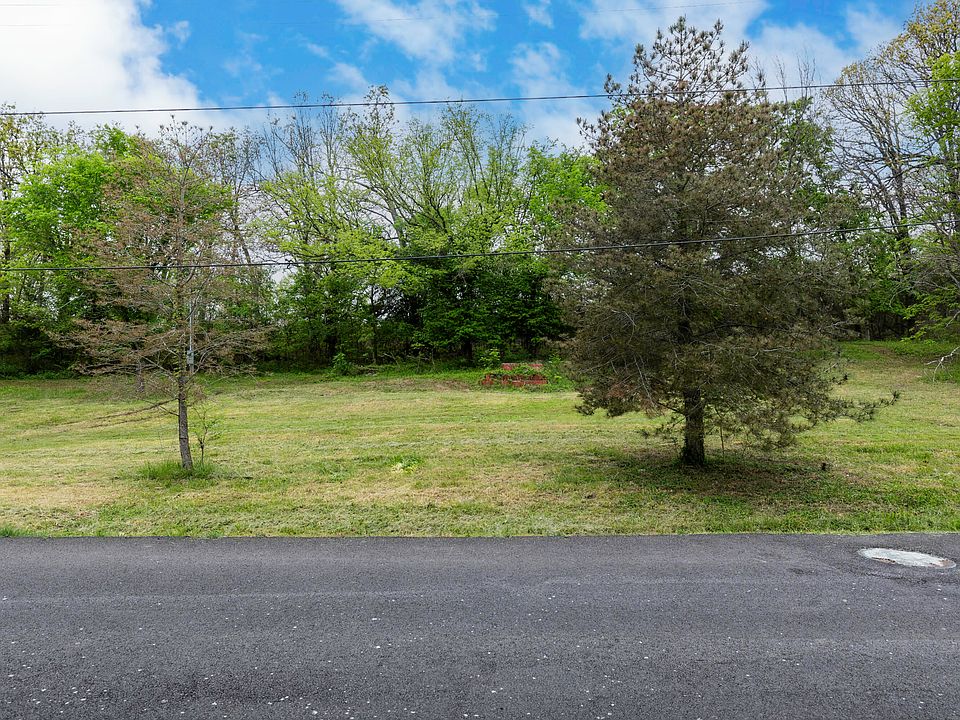 1st image of 217 Woodland
