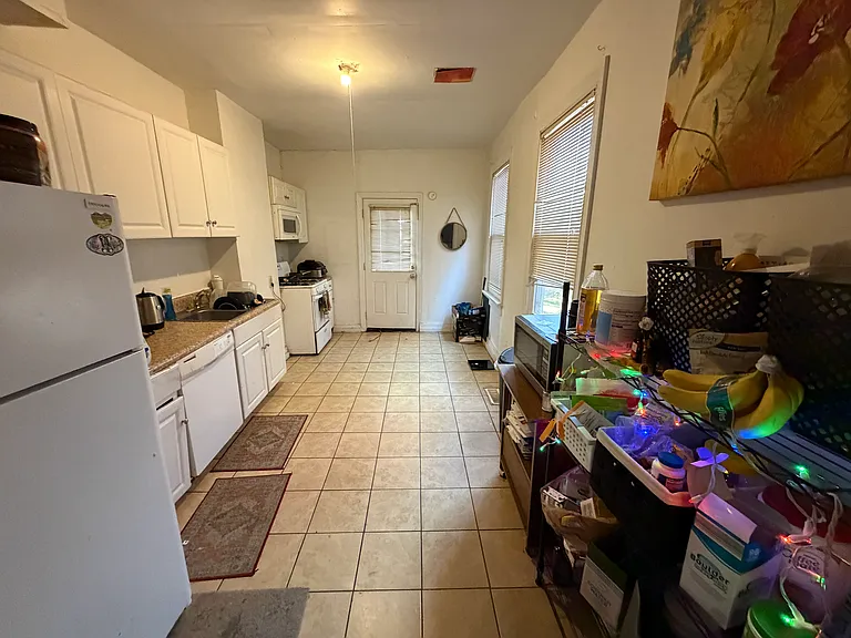 307 S Laurel St — Photo 6