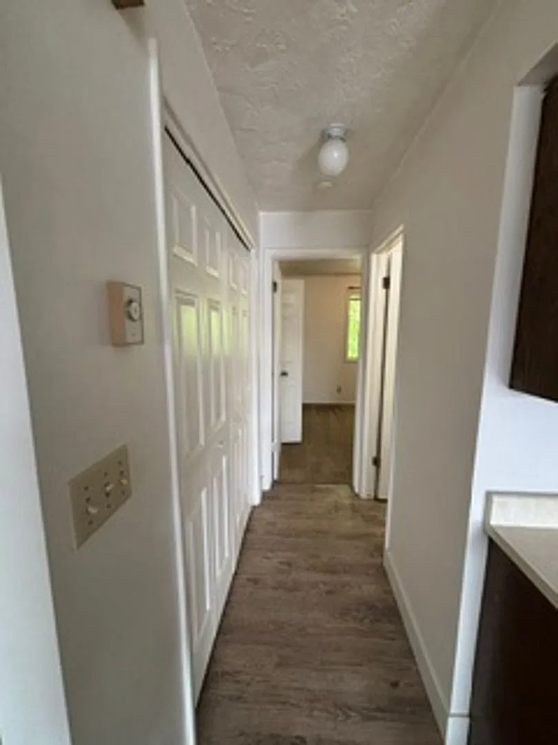 Wayside Manor — Photo 4