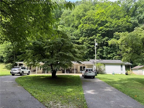 3061 Big Ugly Creek Rd, Chapmanville, WV 25508