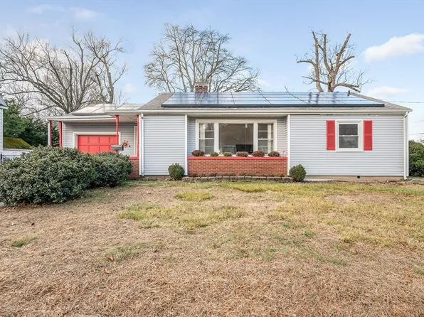 121 Kingsbury Ave, Haverhill, MA 01835