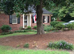 2633 Lakeview Dr, Raleigh, NC 27609