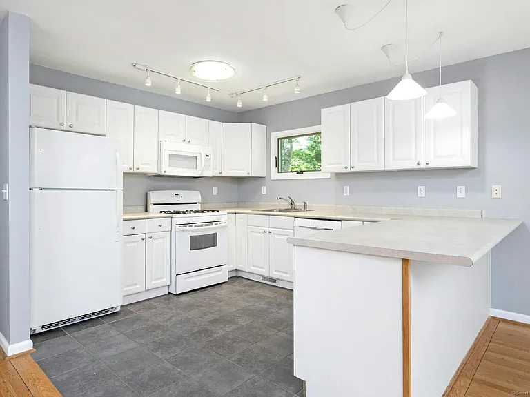 5 Wakerobin Rd — Photo 8