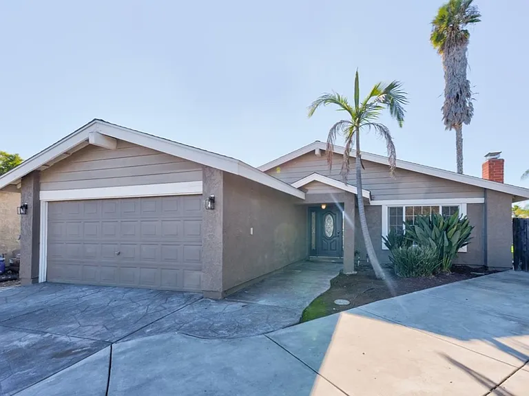11370 Travis Pl — Photo 1