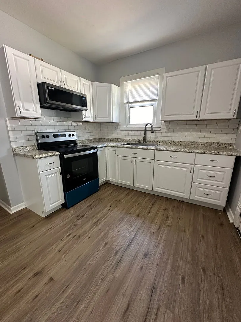 1201 Elizabeth St — Photo 1