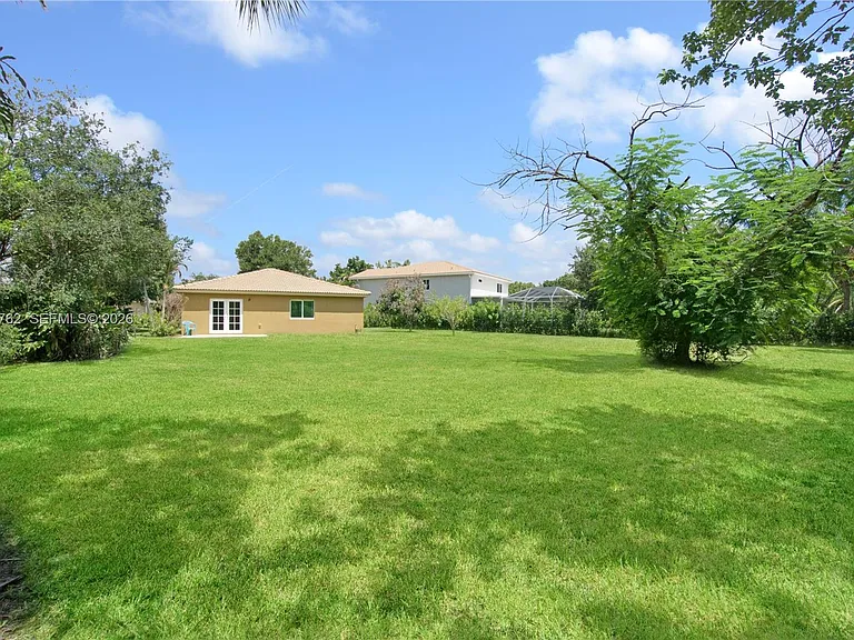 5603 SE Graham Dr — Photo 8