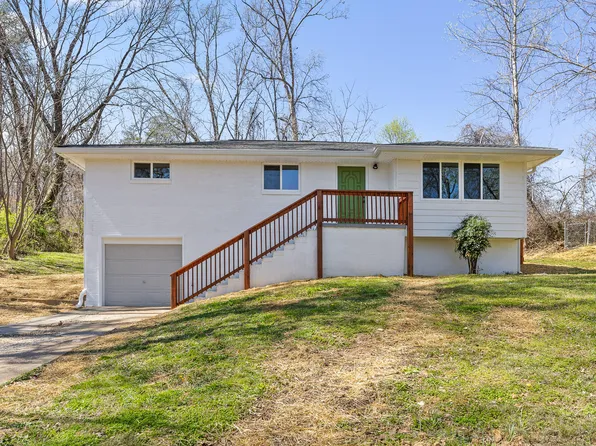 746 Roberta Dr, Rossville, GA 30741