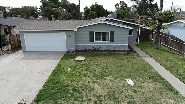 1530 E 26th St photo 1