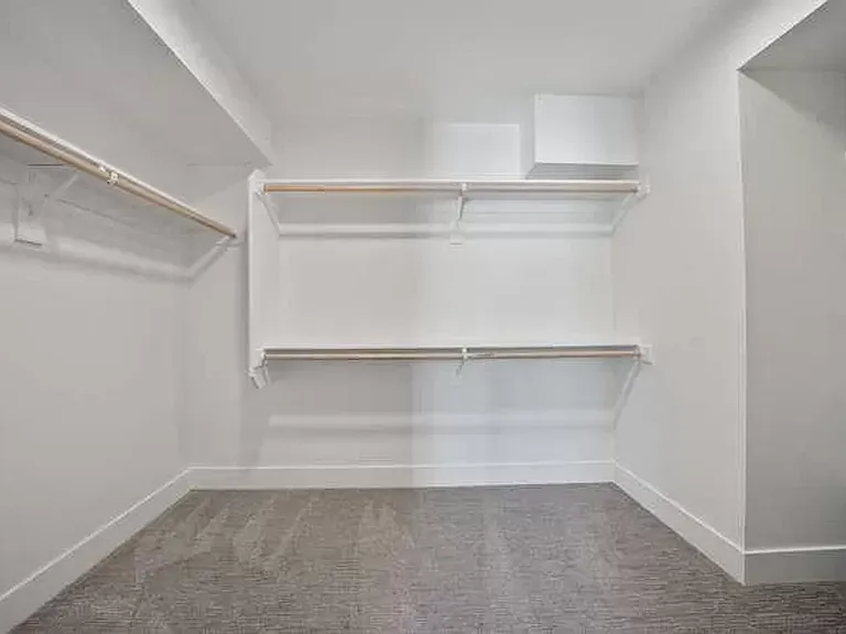 6636 SE 57th Ave — Photo 13