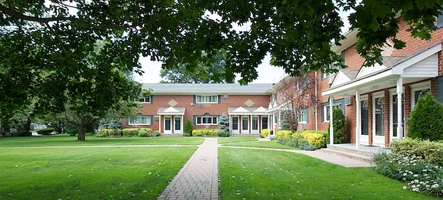 Fairfield Gardens At Port Jefferson — Photo 4