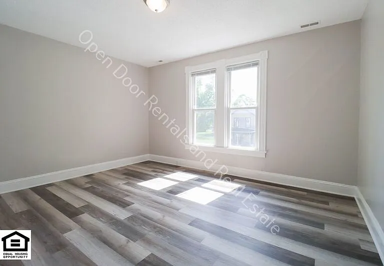 340 W Dewald St #2 — Photo 6