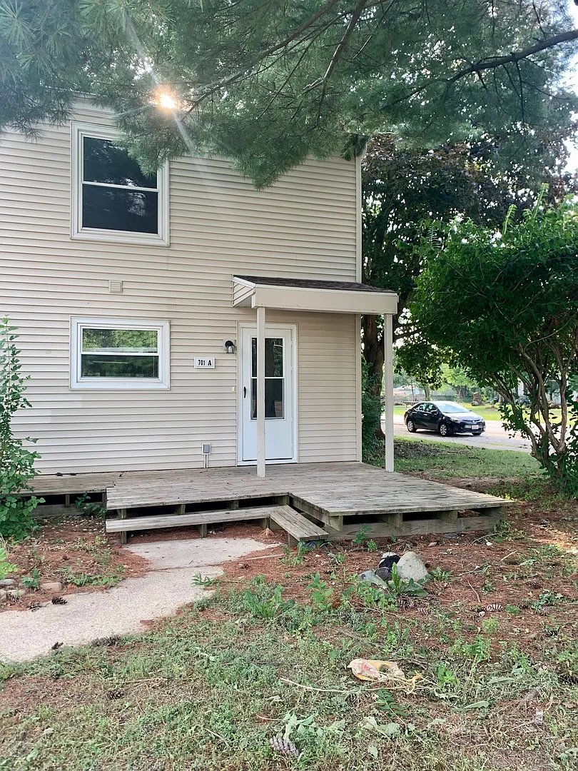 701 Kenwood Rd APT A photo 1