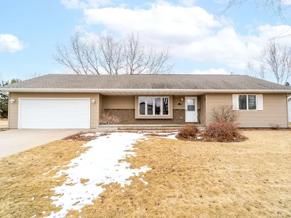1270 Snowdon Dr, Oshkosh, WI 54904