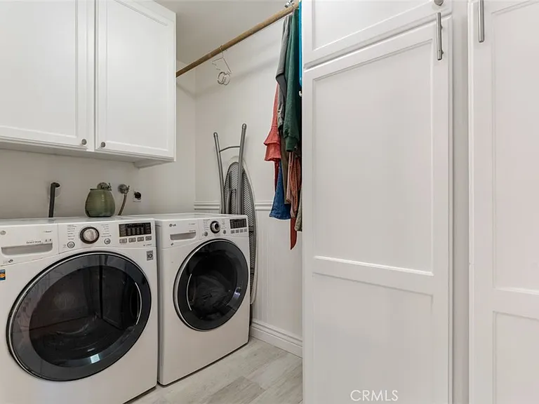 499 Nyes Pl — Photo 18