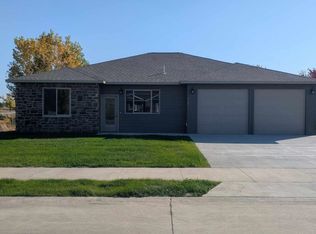 3601 Kings Ct, Spirit Lake, IA 51360