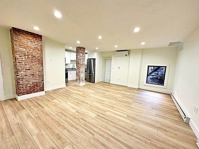 128 Webster St #A — Photo 5