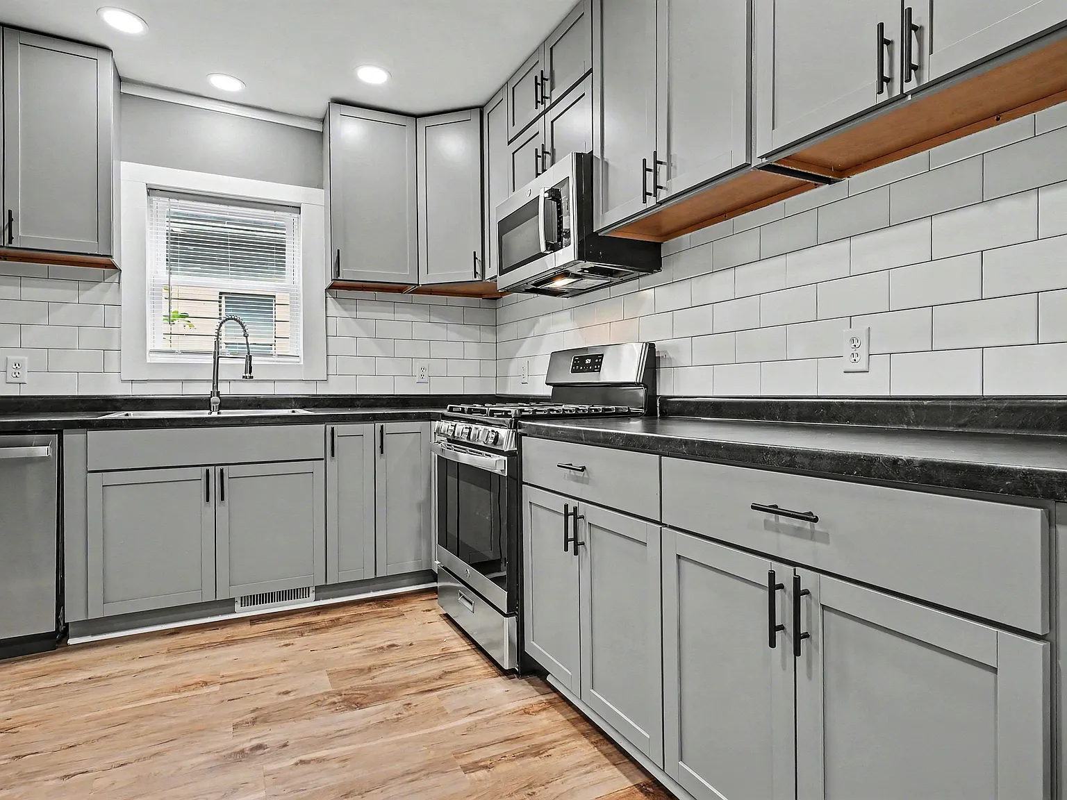 1219 East Madison Street - 1 — Photo 3