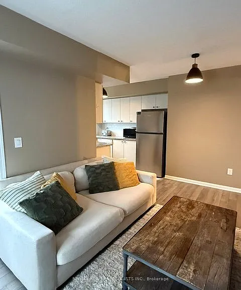 70 Baycliffe Cres #203 — Photo 28