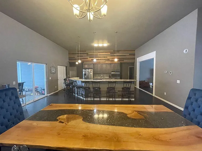 4691 E Crane Rd — Photo 2