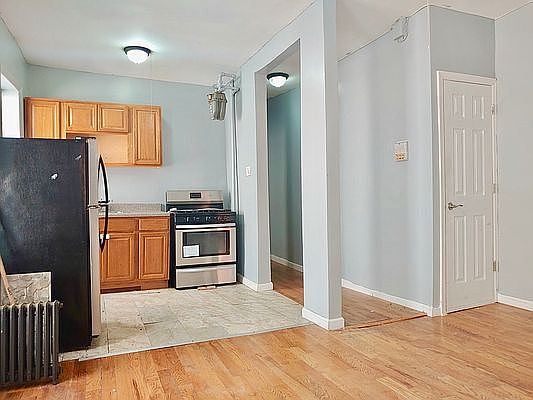2nd image of 2304 Amsterdam Ave #17