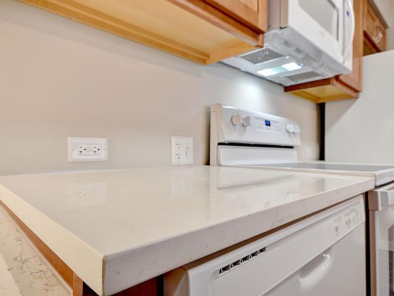 4th image of 4747 19th St #206