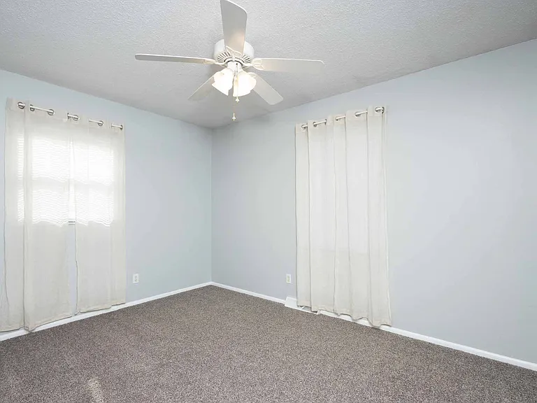 2318 Pinehurst St — Photo 12