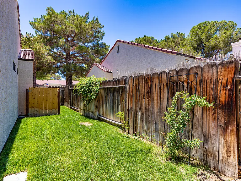316 Monterey Dr — Photo 25