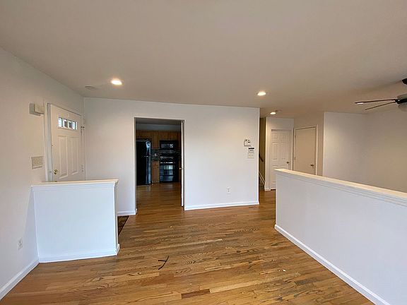 3rd image of 34 Jordan Ln